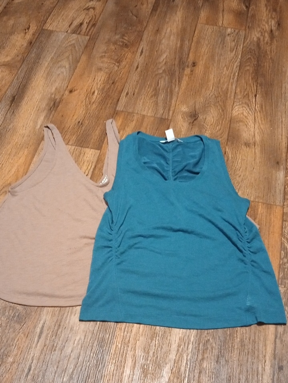2 Tank Tops Free People Teal V-Neck Sleeveless Tank/Athleata Tank Size Small